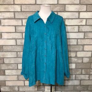 Elegant Teal Button-Down Women's Shirt